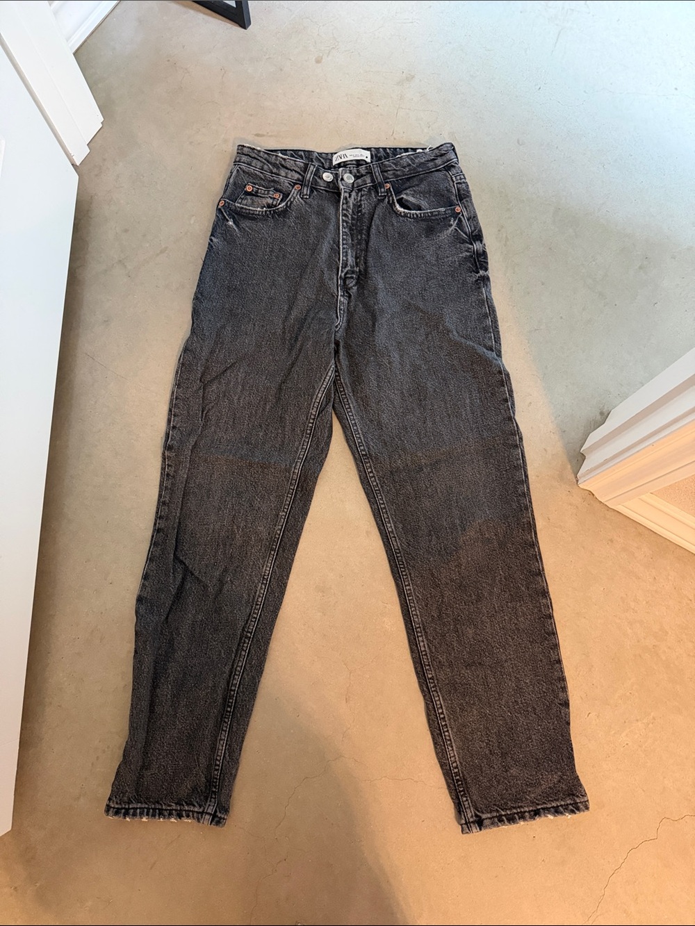 Zara Jeans in Washed Black - Moms Fit